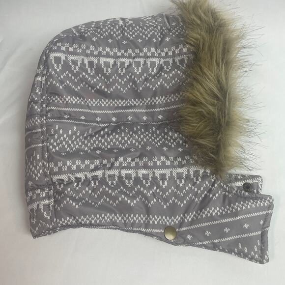 The Limited Puffer Vest With Detachable Hood Size M New With Tags‎ NWT - Picture 6 of 13